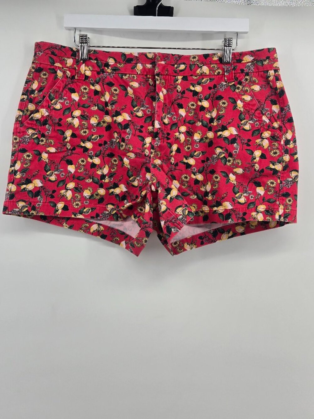 Tinsel Flat Front Casual Short 4" - 31 (12 US) Pink Floral Citrus Print